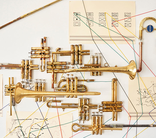 Steve Parker vytvořil interaktivní skulptury z hudebních nástrojů, aby přiblížil hudbu lidem